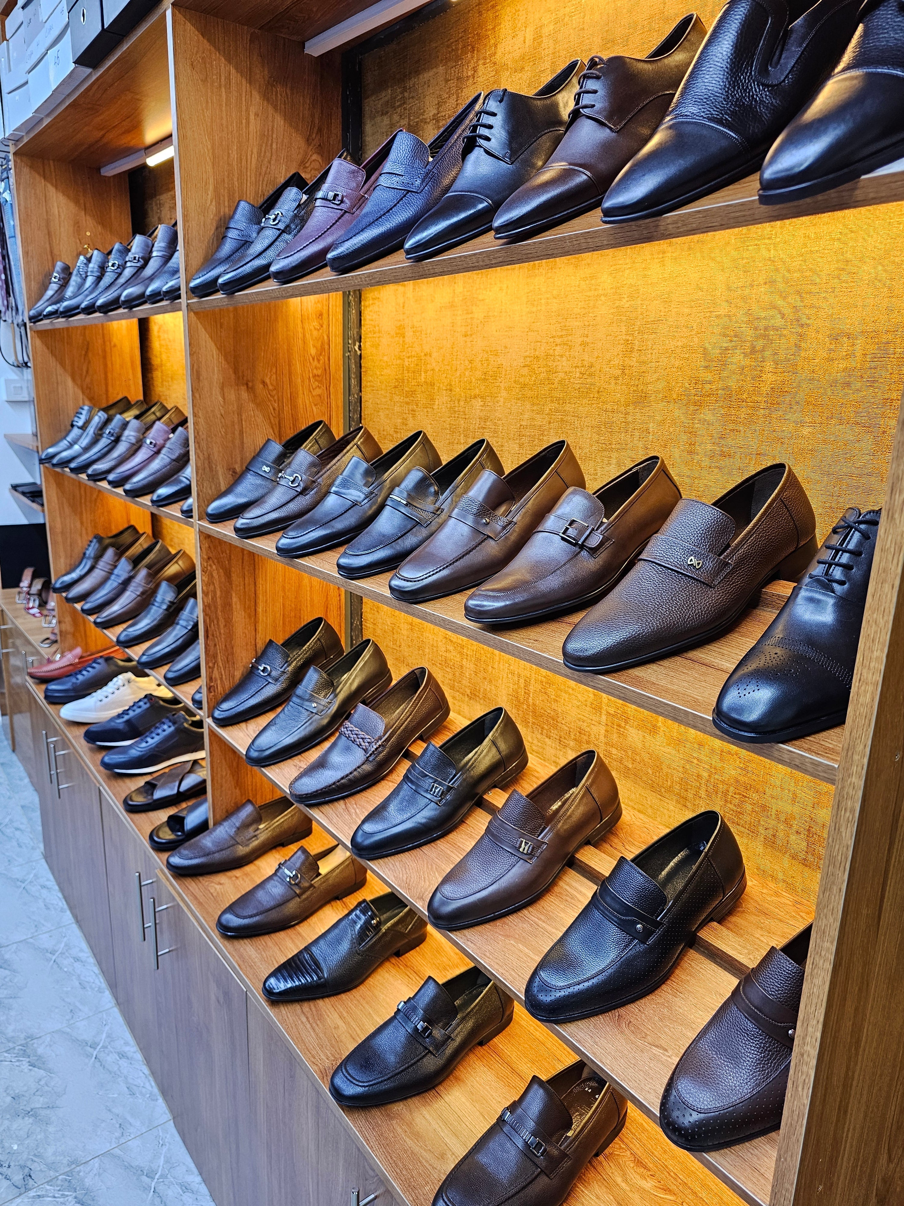 The Ultimate Guide to Men’s Dress Shoes: Styles Every Gentleman Should Own