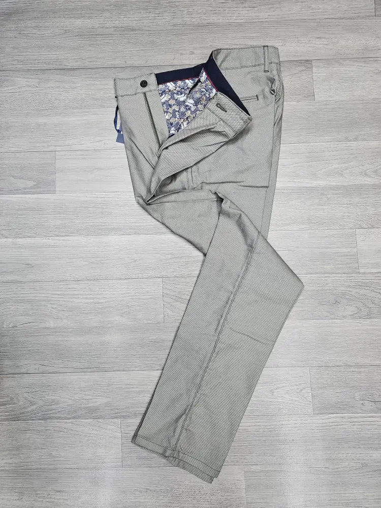 Infynite Oxford Regular-Fit Chinos in Light Grey Textured fabric