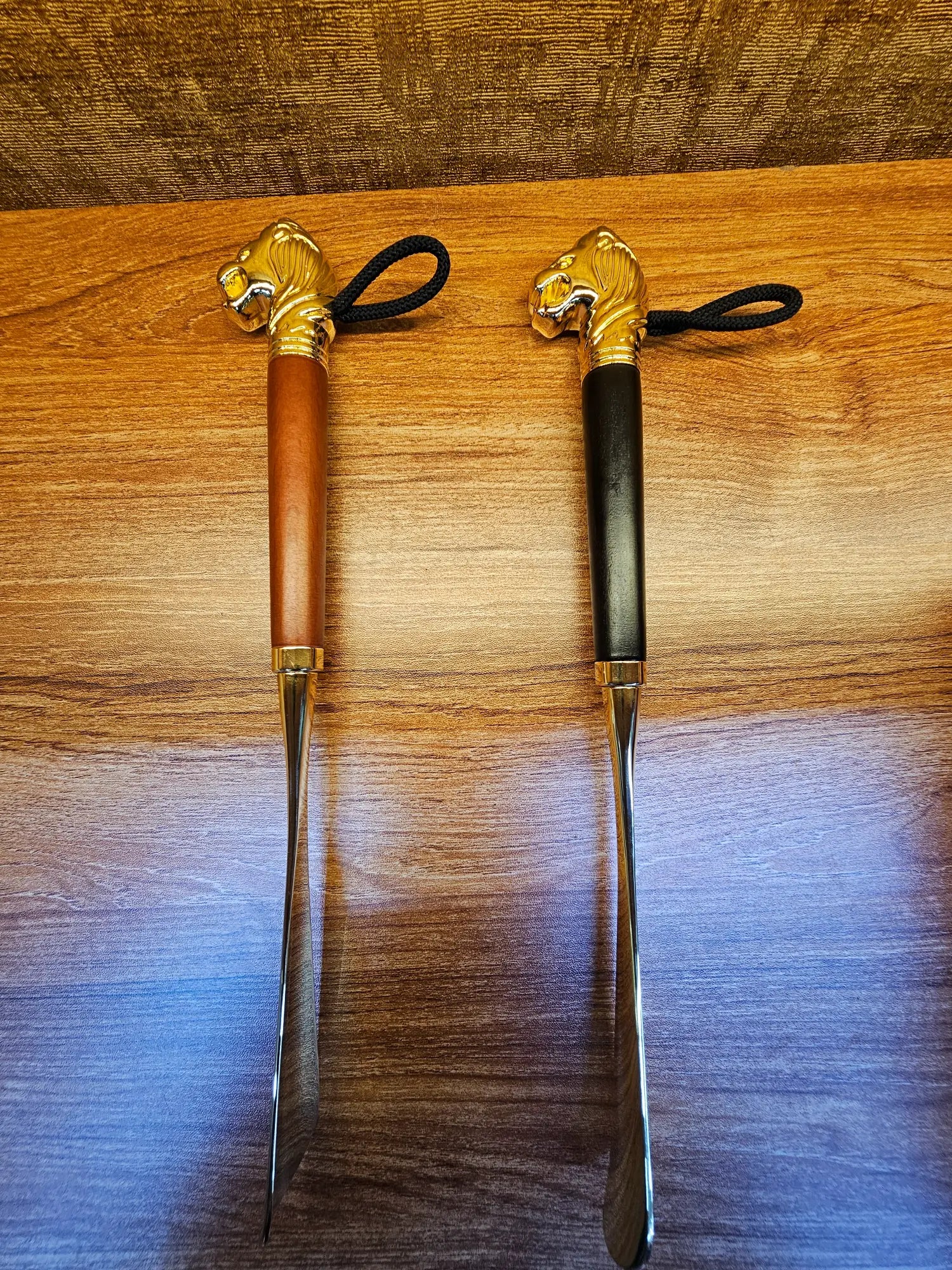 Lion Head Gold Shoehorn