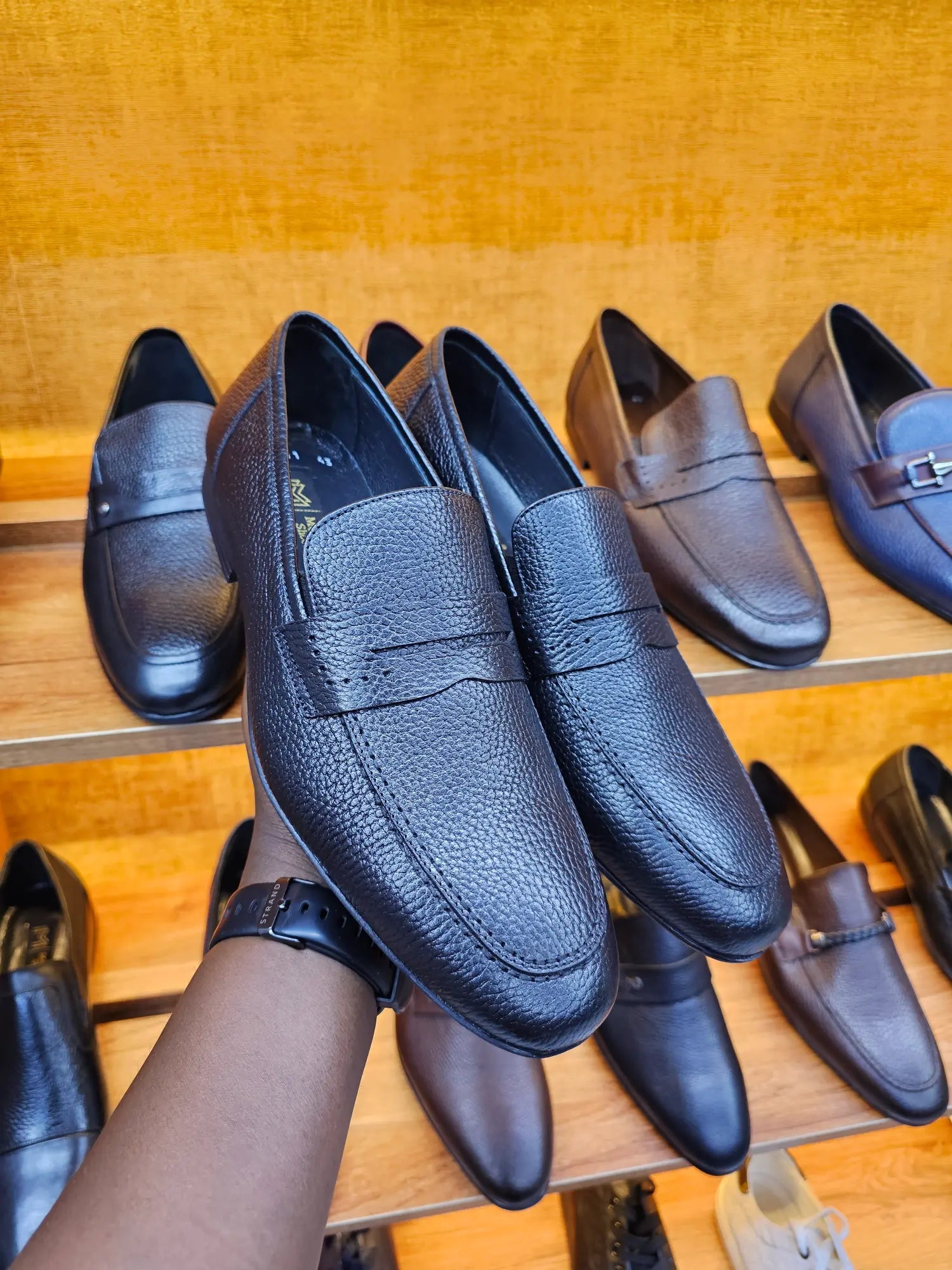 Infynite Classic Leather Penny Loafers