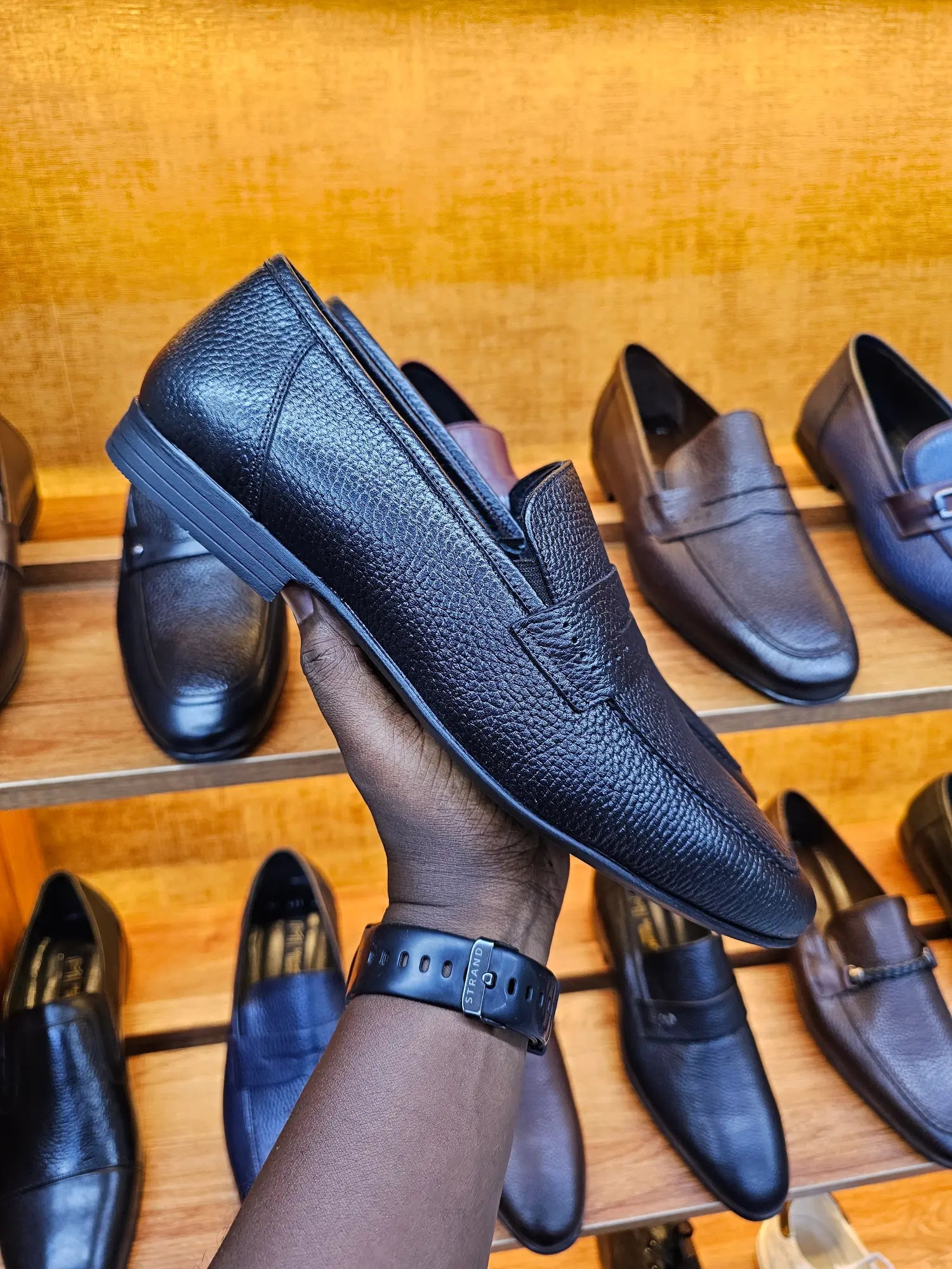 Infynite Classic Leather Penny Loafers