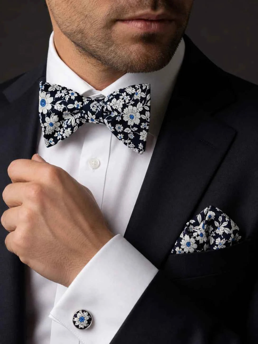 Navy White Floral Bow Tie Set